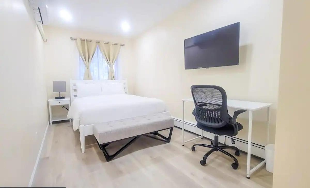 Chic Flushing Retreat, Newly Renovated Suites For Homestay *